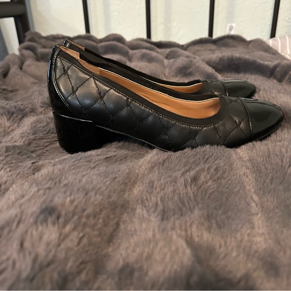 Vionic Black Chunky Heel Classic Slip-On Size 7.5 - Picture 5 of 8